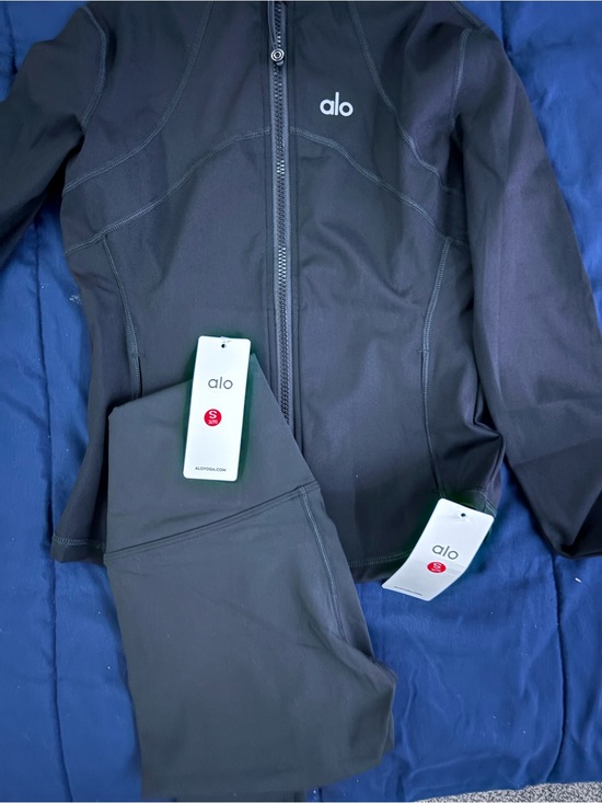 ALO Yoga Jackets & Blazers - ALO Yoga Black Zip Jacket and Leggings Set